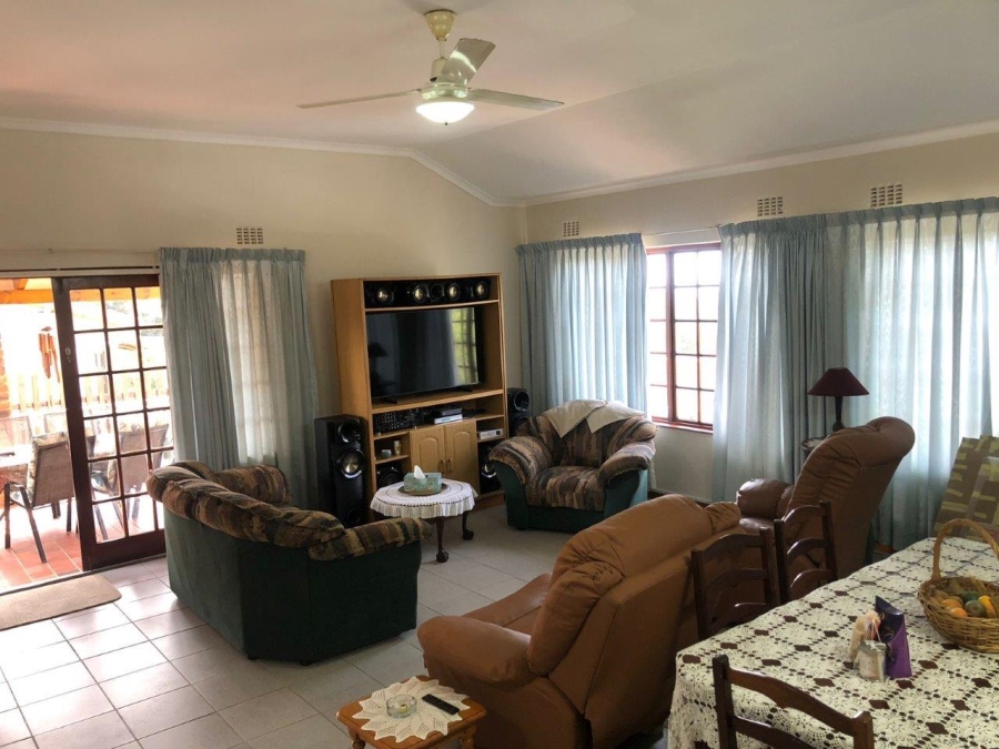 3 Bedroom Property for Sale in Umtentweni KwaZulu-Natal