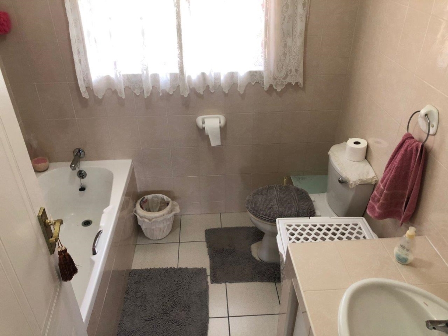 3 Bedroom Property for Sale in Umtentweni KwaZulu-Natal