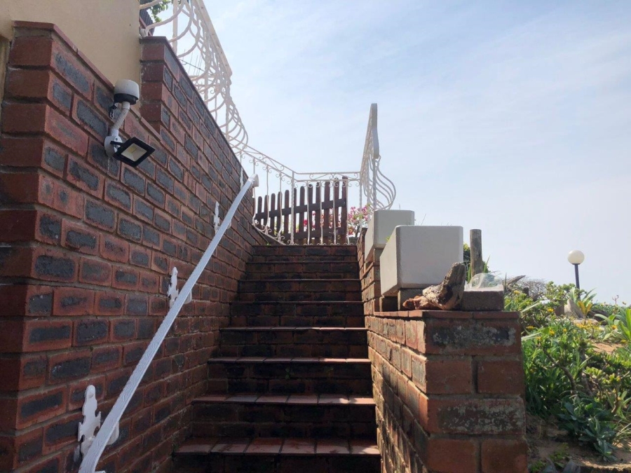 3 Bedroom Property for Sale in Umtentweni KwaZulu-Natal
