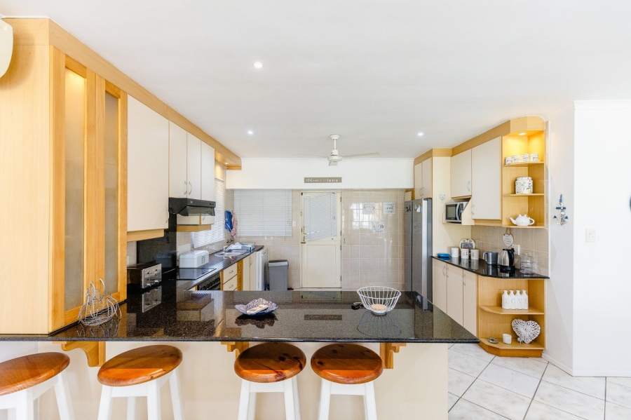 3 Bedroom Property for Sale in Umtentweni KwaZulu-Natal