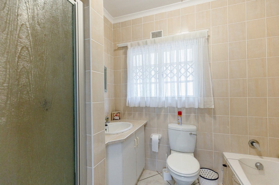 3 Bedroom Property for Sale in Umtentweni KwaZulu-Natal
