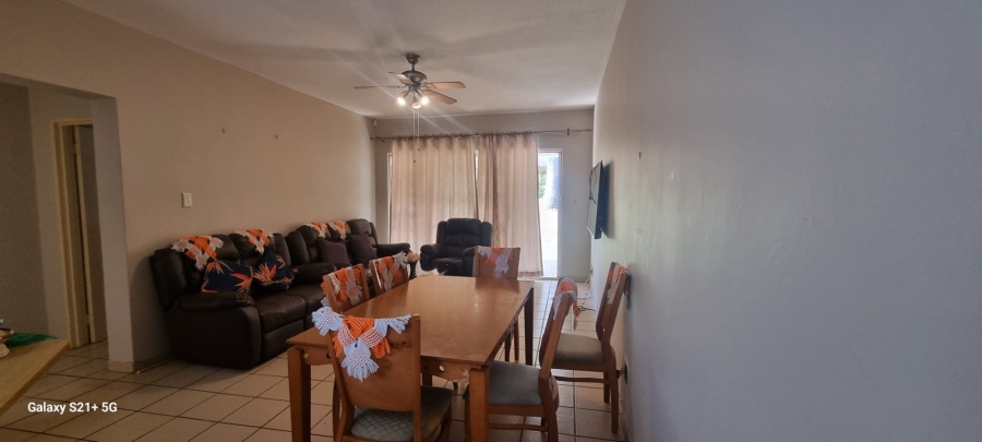 2 Bedroom Property for Sale in Manaba Beach KwaZulu-Natal