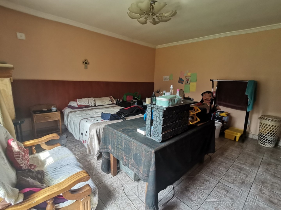 7 Bedroom Property for Sale in Margate KwaZulu-Natal