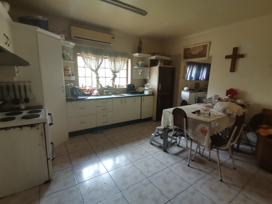 7 Bedroom Property for Sale in Margate KwaZulu-Natal