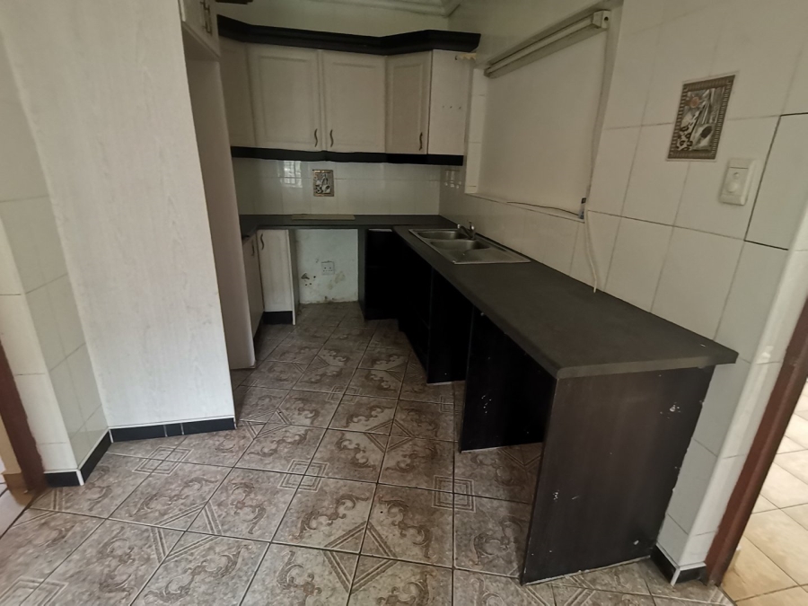 7 Bedroom Property for Sale in Margate KwaZulu-Natal