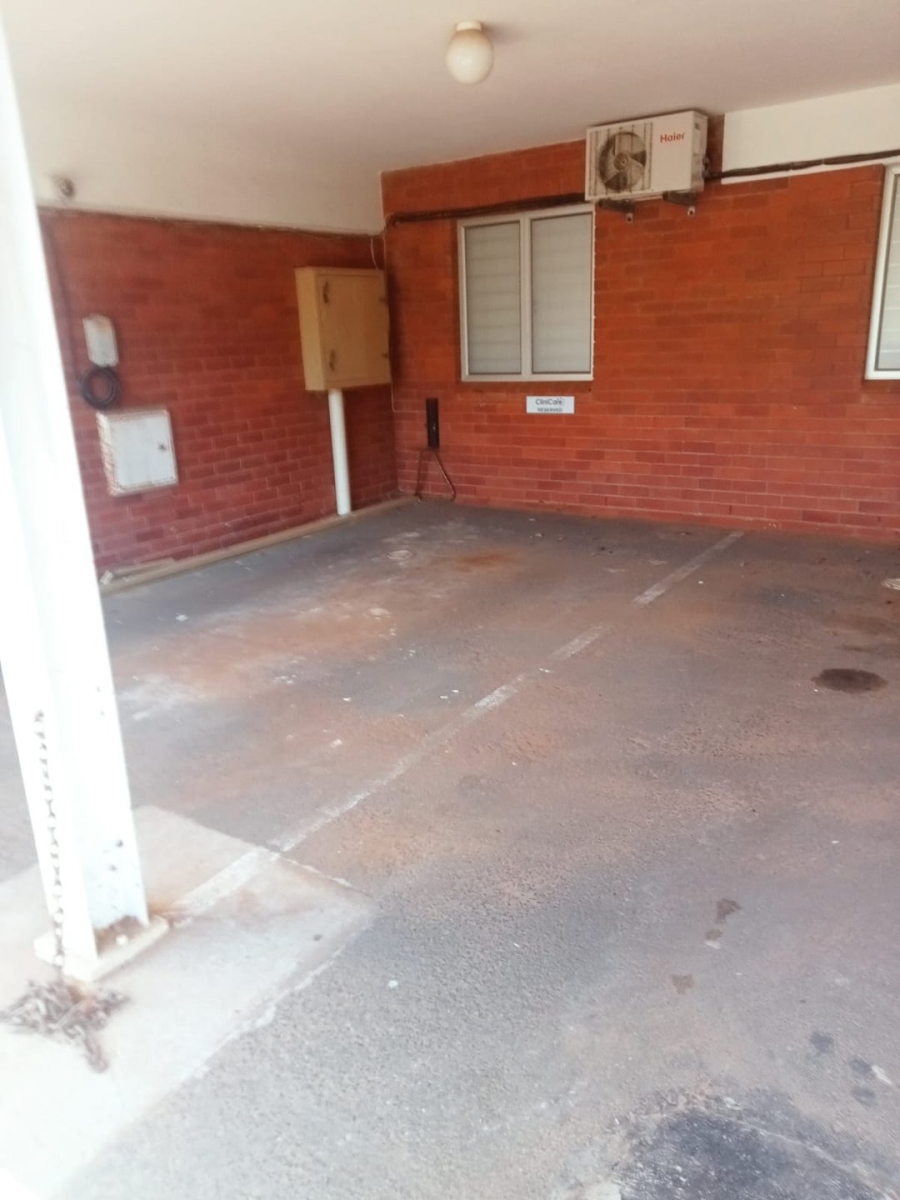 2 Bedroom Property for Sale in Deepdale KwaZulu-Natal