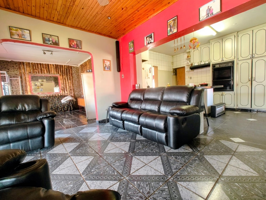  Bedroom Property for Sale in Lennoxton KwaZulu-Natal
