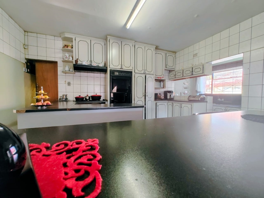  Bedroom Property for Sale in Lennoxton KwaZulu-Natal