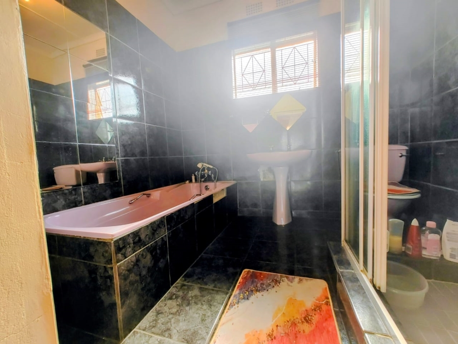  Bedroom Property for Sale in Lennoxton KwaZulu-Natal