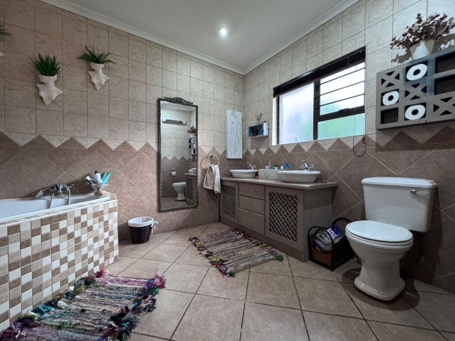 7 Bedroom Property for Sale in Pioneer Park KwaZulu-Natal