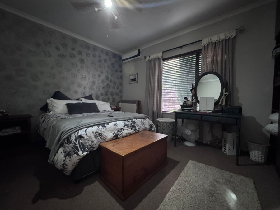 7 Bedroom Property for Sale in Pioneer Park KwaZulu-Natal