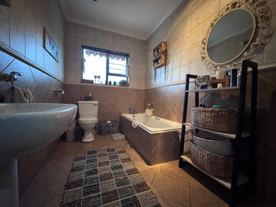7 Bedroom Property for Sale in Pioneer Park KwaZulu-Natal
