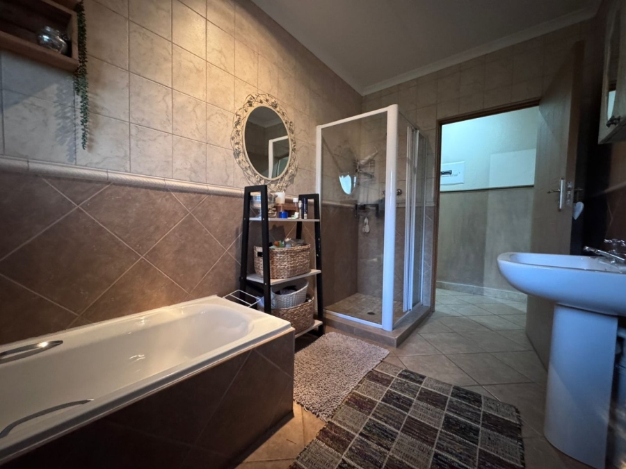 7 Bedroom Property for Sale in Pioneer Park KwaZulu-Natal