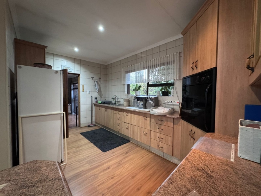 7 Bedroom Property for Sale in Pioneer Park KwaZulu-Natal