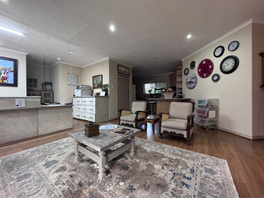 7 Bedroom Property for Sale in Pioneer Park KwaZulu-Natal