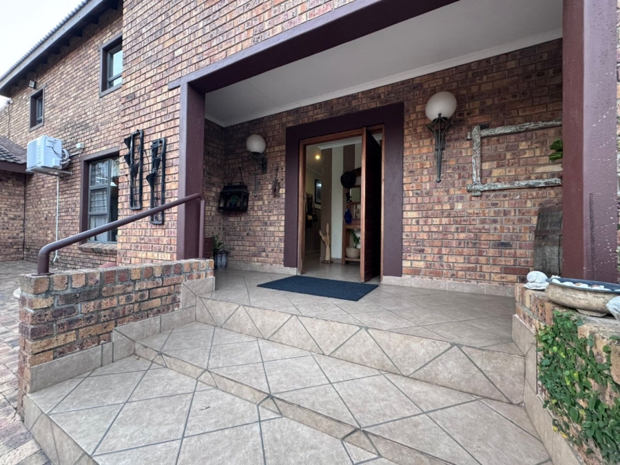7 Bedroom Property for Sale in Pioneer Park KwaZulu-Natal