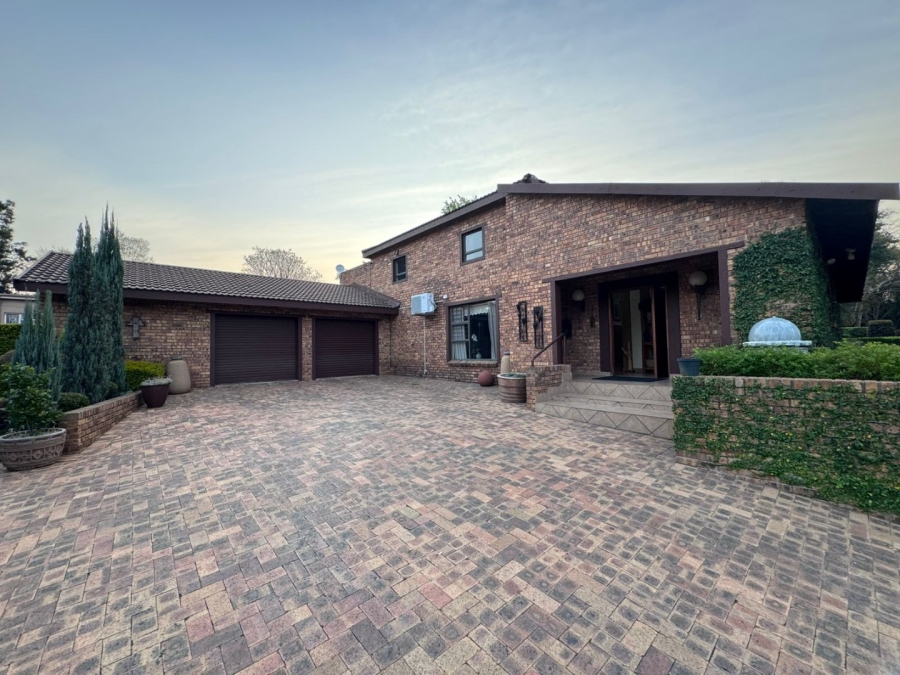 7 Bedroom Property for Sale in Pioneer Park KwaZulu-Natal