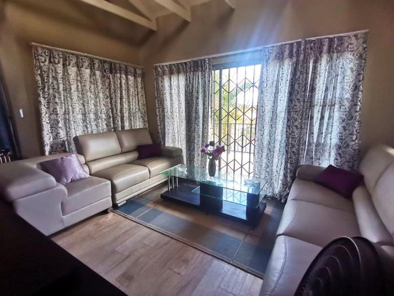 3 Bedroom Property for Sale in Uvongo KwaZulu-Natal