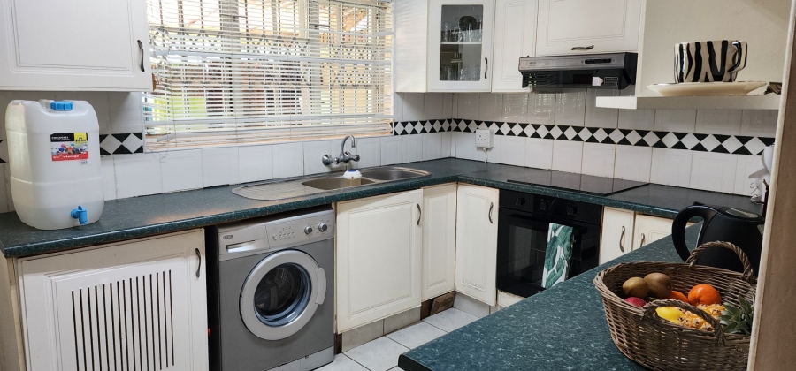 4 Bedroom Property for Sale in Umtentweni KwaZulu-Natal