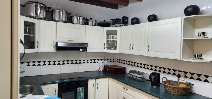 4 Bedroom Property for Sale in Umtentweni KwaZulu-Natal