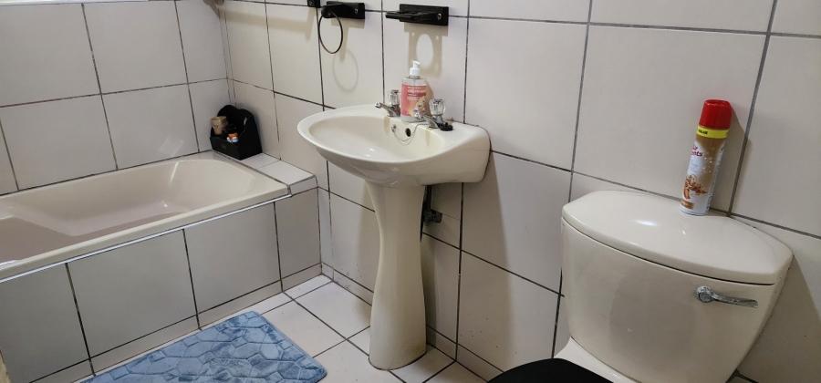 4 Bedroom Property for Sale in Umtentweni KwaZulu-Natal