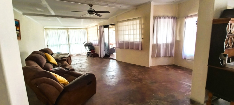 7 Bedroom Property for Sale in Hibberdene KwaZulu-Natal
