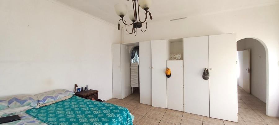 7 Bedroom Property for Sale in Hibberdene KwaZulu-Natal