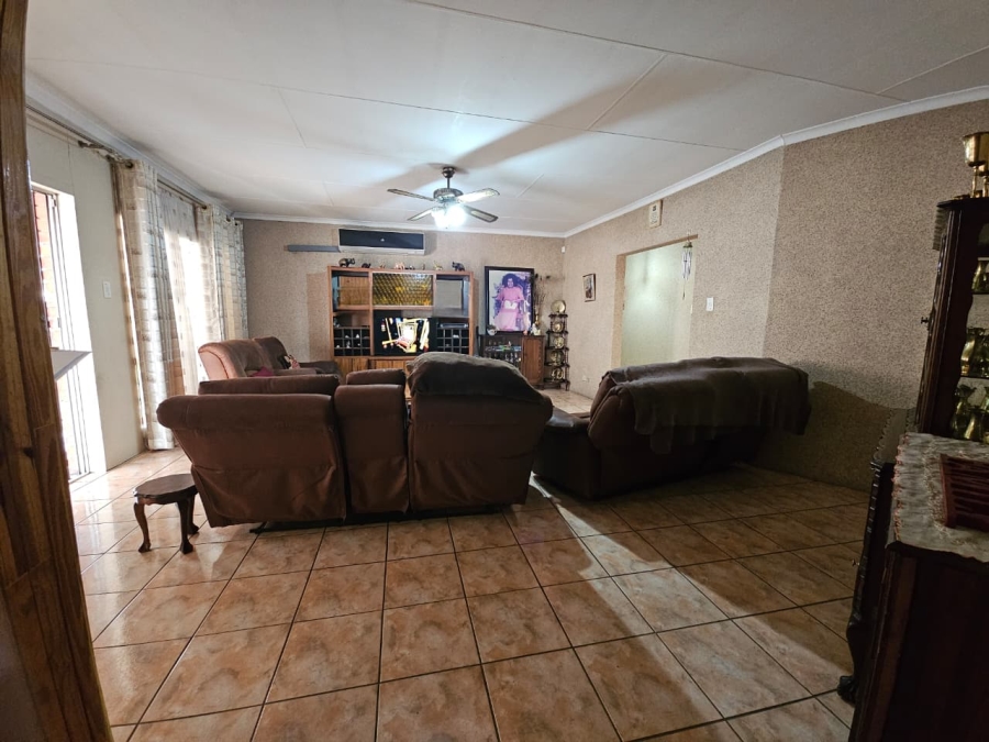 3 Bedroom Property for Sale in Lennoxton KwaZulu-Natal
