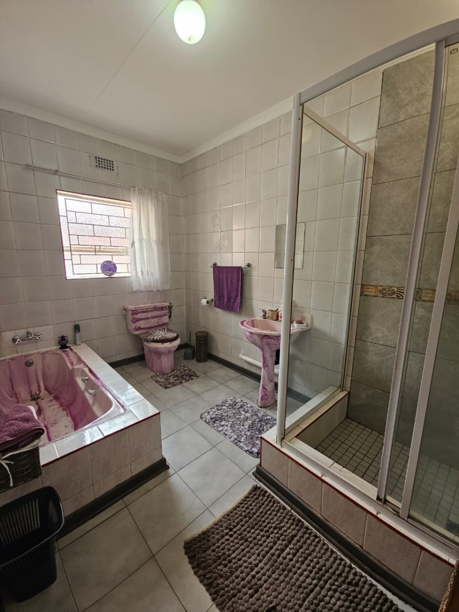 3 Bedroom Property for Sale in Lennoxton KwaZulu-Natal
