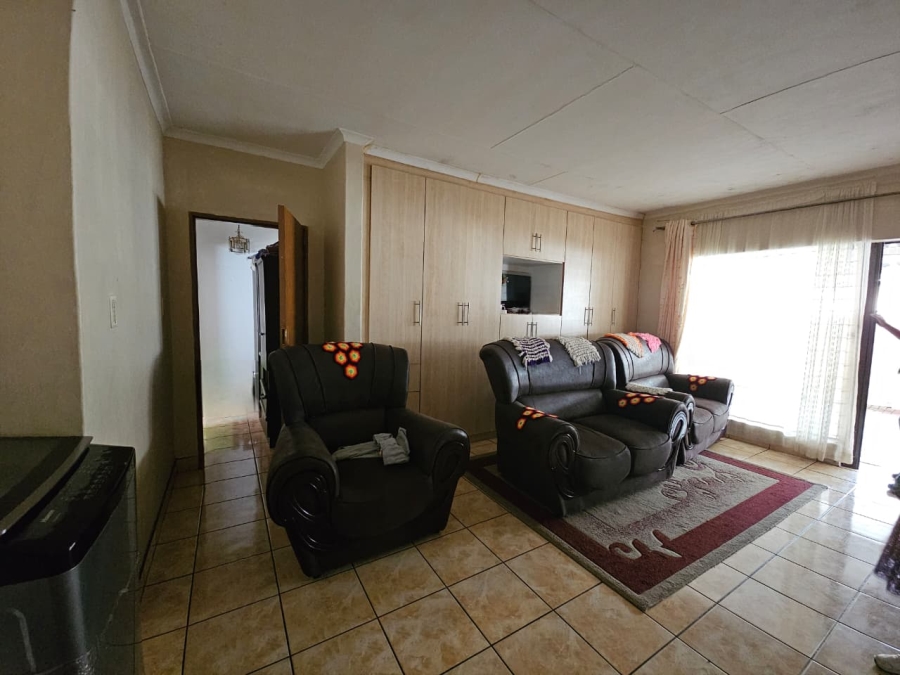3 Bedroom Property for Sale in Lennoxton KwaZulu-Natal