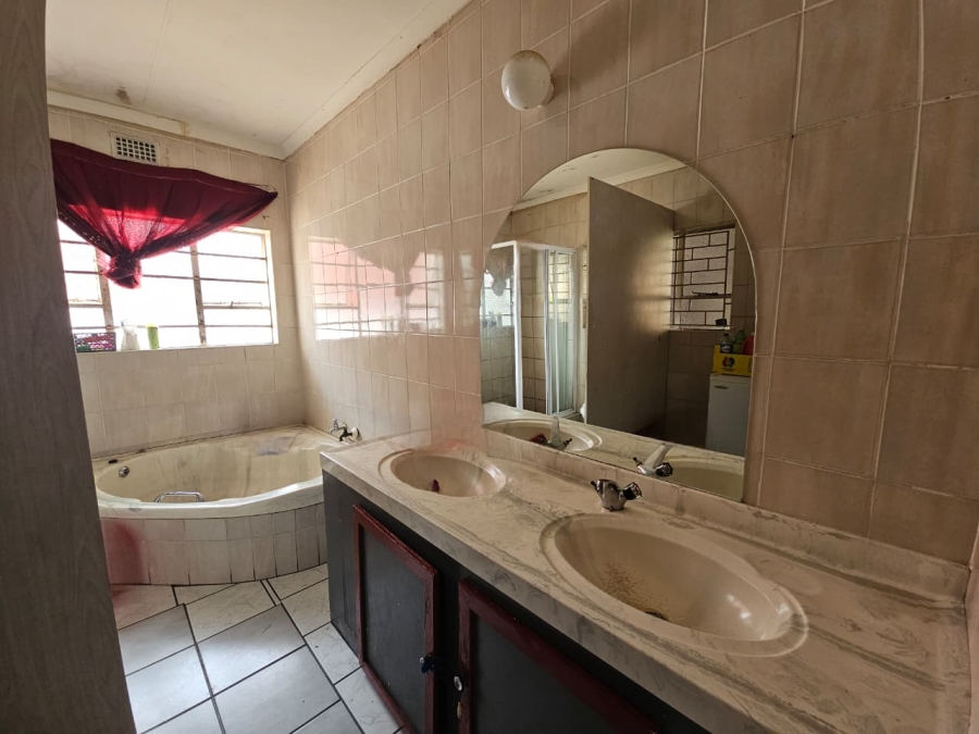 3 Bedroom Property for Sale in Lennoxton KwaZulu-Natal