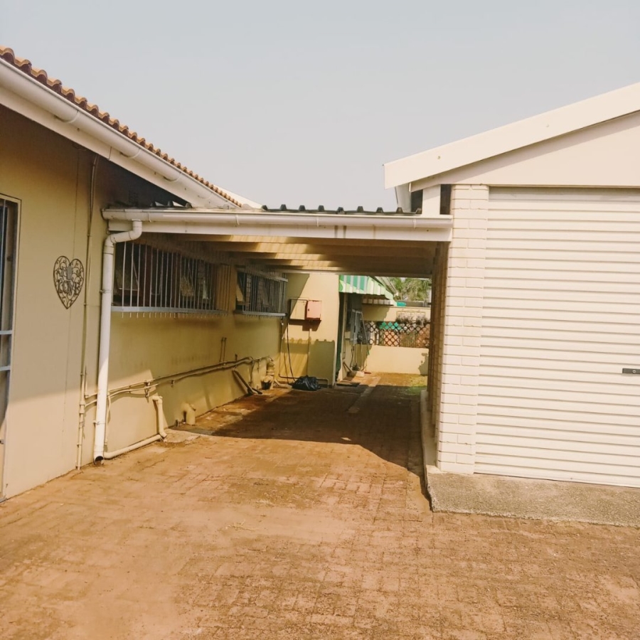 4 Bedroom Property for Sale in St Michaels On Sea KwaZulu-Natal
