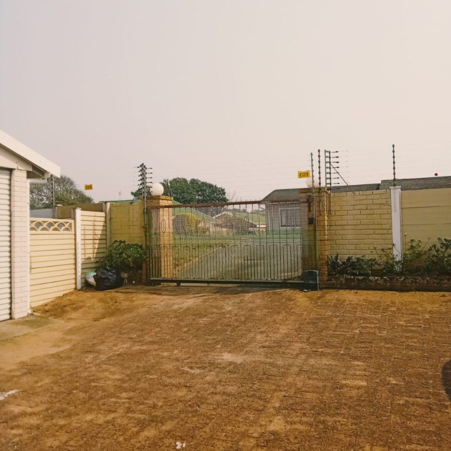 4 Bedroom Property for Sale in St Michaels On Sea KwaZulu-Natal