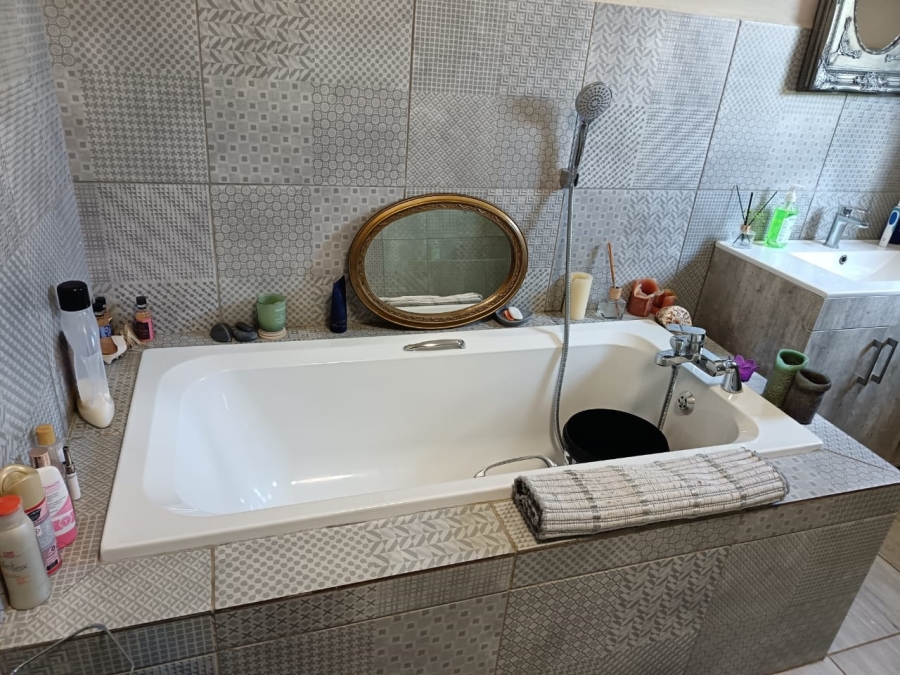 To Let 2 Bedroom Property for Rent in Howick North KwaZulu-Natal