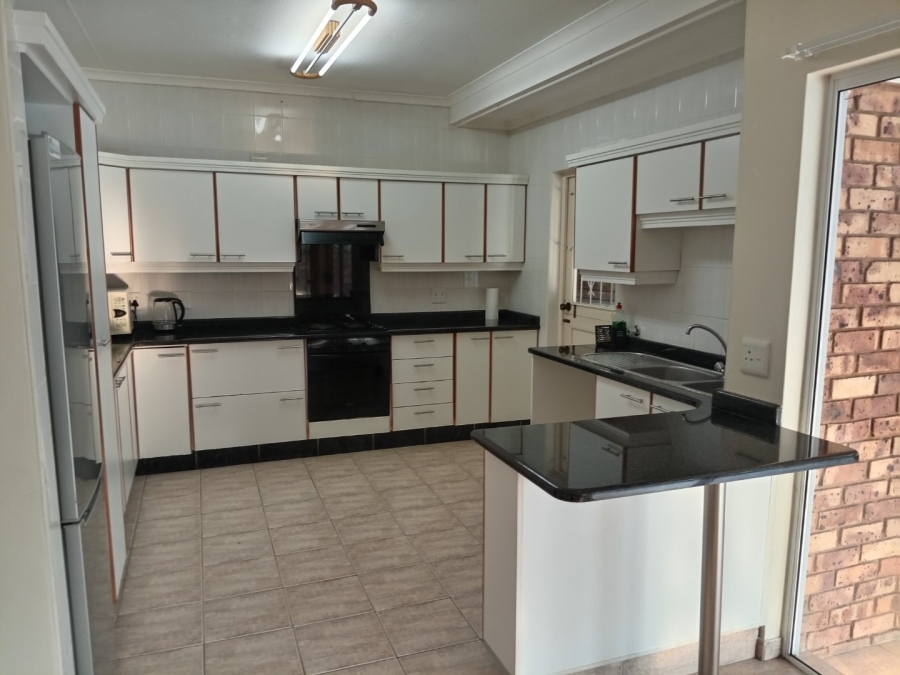 3 Bedroom Property for Sale in Uvongo KwaZulu-Natal