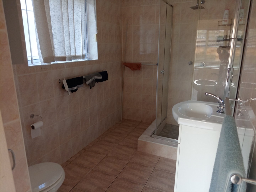 3 Bedroom Property for Sale in Uvongo KwaZulu-Natal
