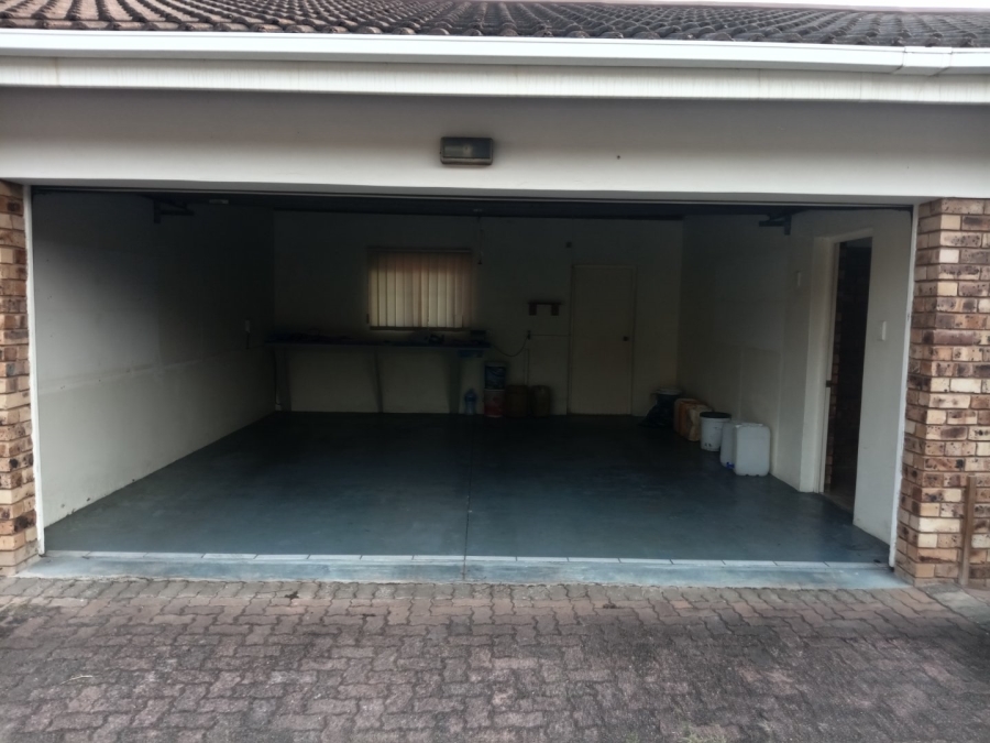 3 Bedroom Property for Sale in Uvongo KwaZulu-Natal