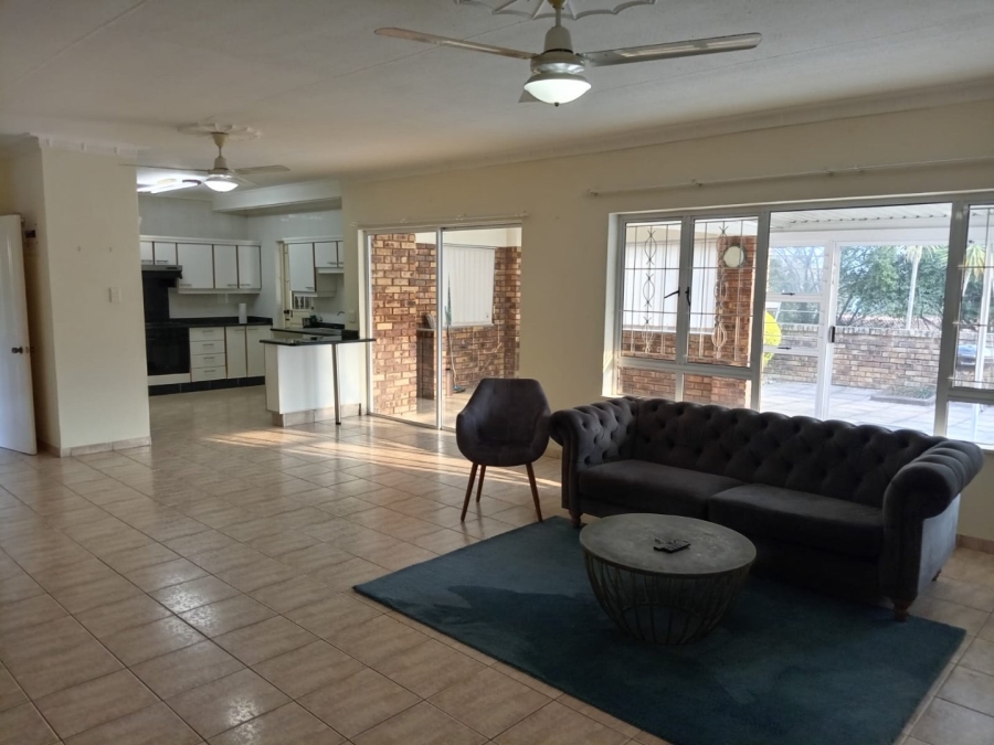 3 Bedroom Property for Sale in Uvongo KwaZulu-Natal