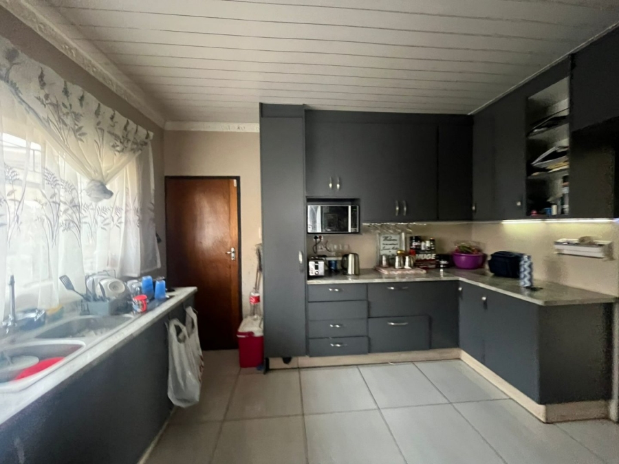 3 Bedroom Property for Sale in Lennoxton KwaZulu-Natal