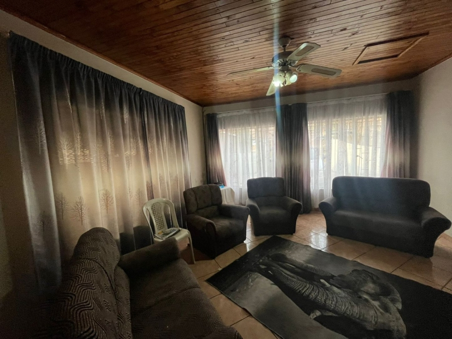 3 Bedroom Property for Sale in Lennoxton KwaZulu-Natal
