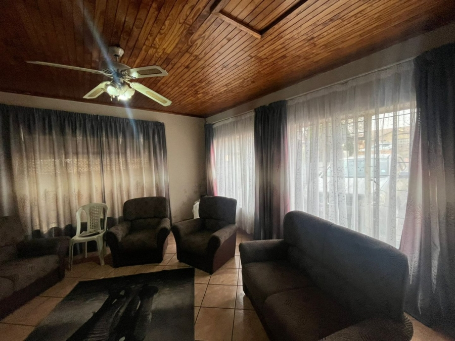 3 Bedroom Property for Sale in Lennoxton KwaZulu-Natal