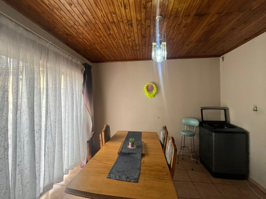 3 Bedroom Property for Sale in Lennoxton KwaZulu-Natal
