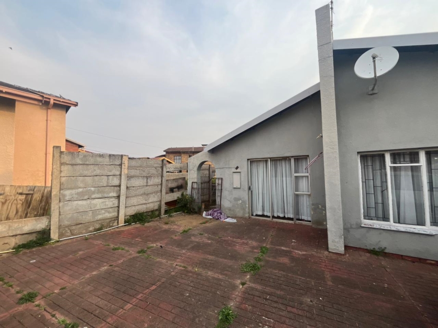 3 Bedroom Property for Sale in Lennoxton KwaZulu-Natal