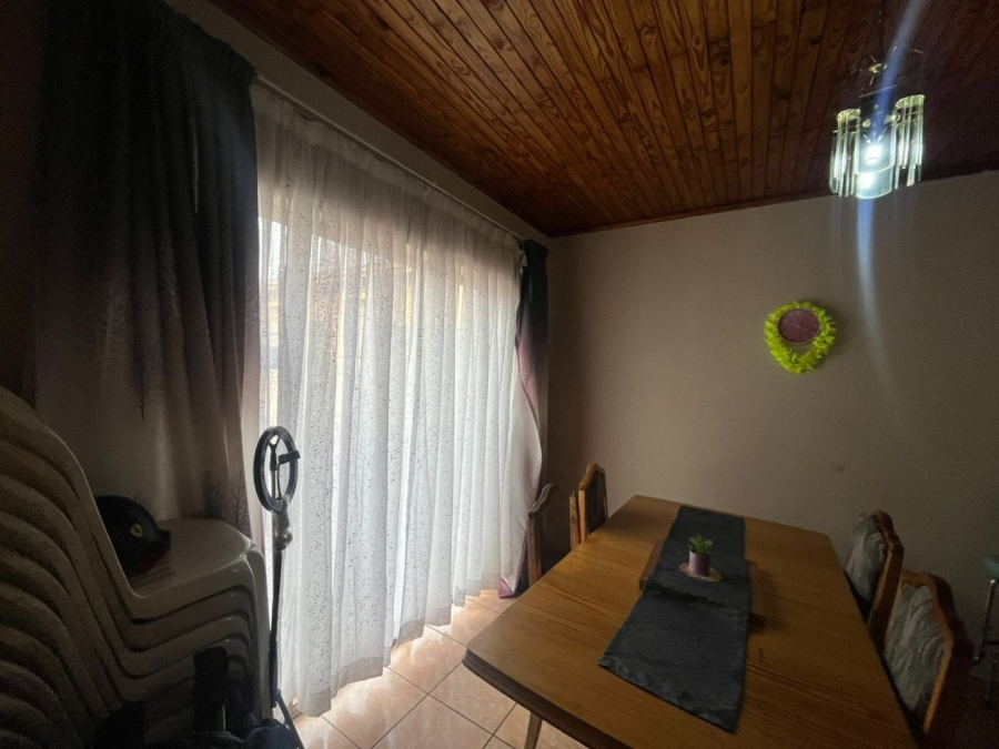 3 Bedroom Property for Sale in Lennoxton KwaZulu-Natal