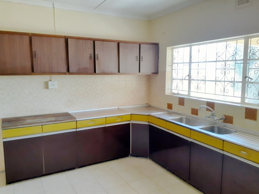 7 Bedroom Property for Sale in Stanger Heights KwaZulu-Natal