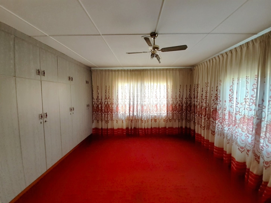 7 Bedroom Property for Sale in Stanger Heights KwaZulu-Natal