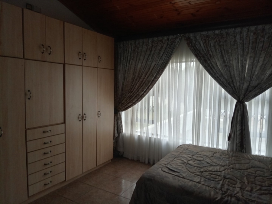 4 Bedroom Property for Sale in Uvongo KwaZulu-Natal