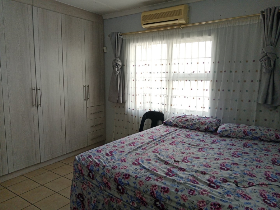 5 Bedroom Property for Sale in Raisethorpe KwaZulu-Natal