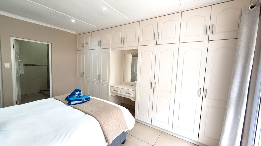 3 Bedroom Property for Sale in Port Edward KwaZulu-Natal