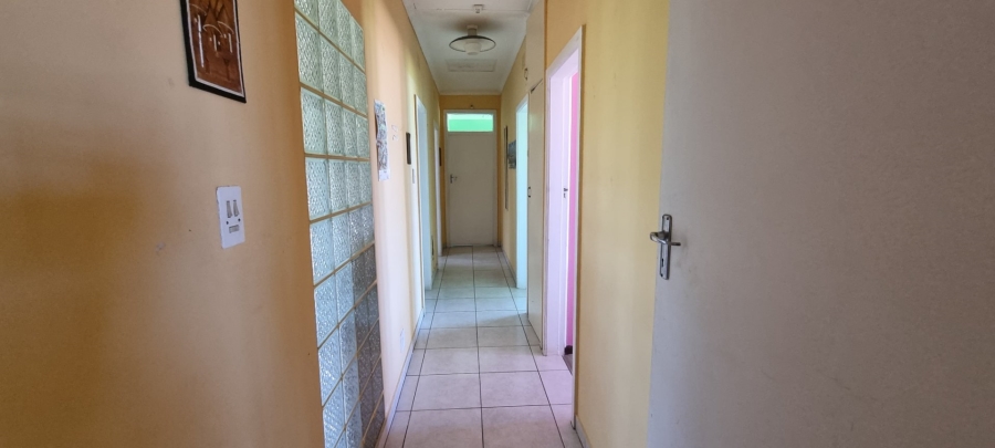 4 Bedroom Property for Sale in St Michaels On Sea KwaZulu-Natal